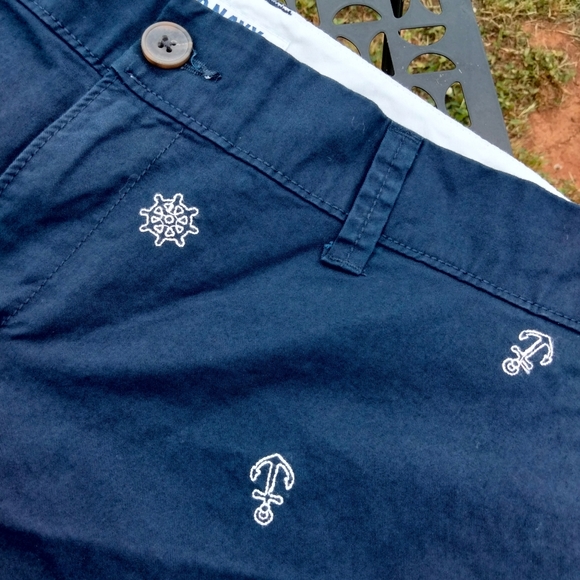 Old Navy Shorts - Picture 2 of 7